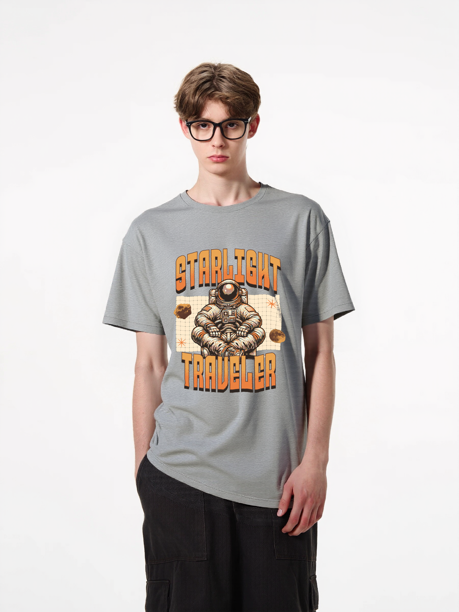 1pcs Starlight Traveler Astronaut Print T Shirt, Trendy Graphic Design, 180g Pure Cotton, Various Colors Available, Comfortable Fit, Perfect for Space Enthusiasts and Trendsetters alike. Must-Have Casual T-Shirts for Men Custom