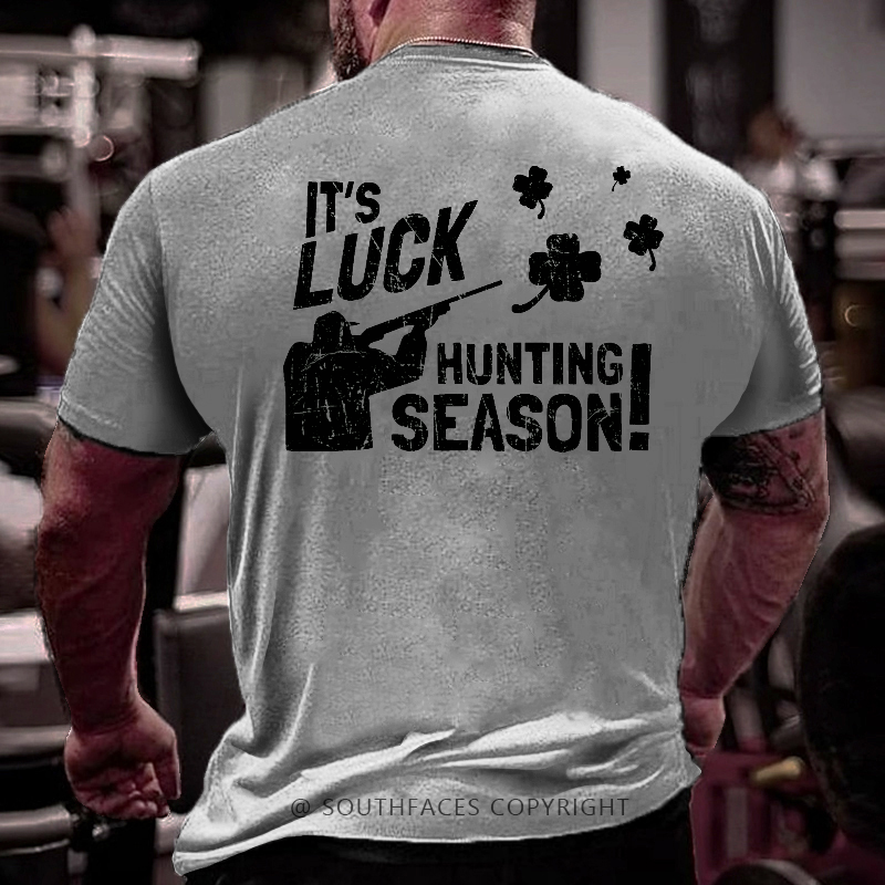 It's Luck Hunting Season Funny Clover Print Men's T-shirt