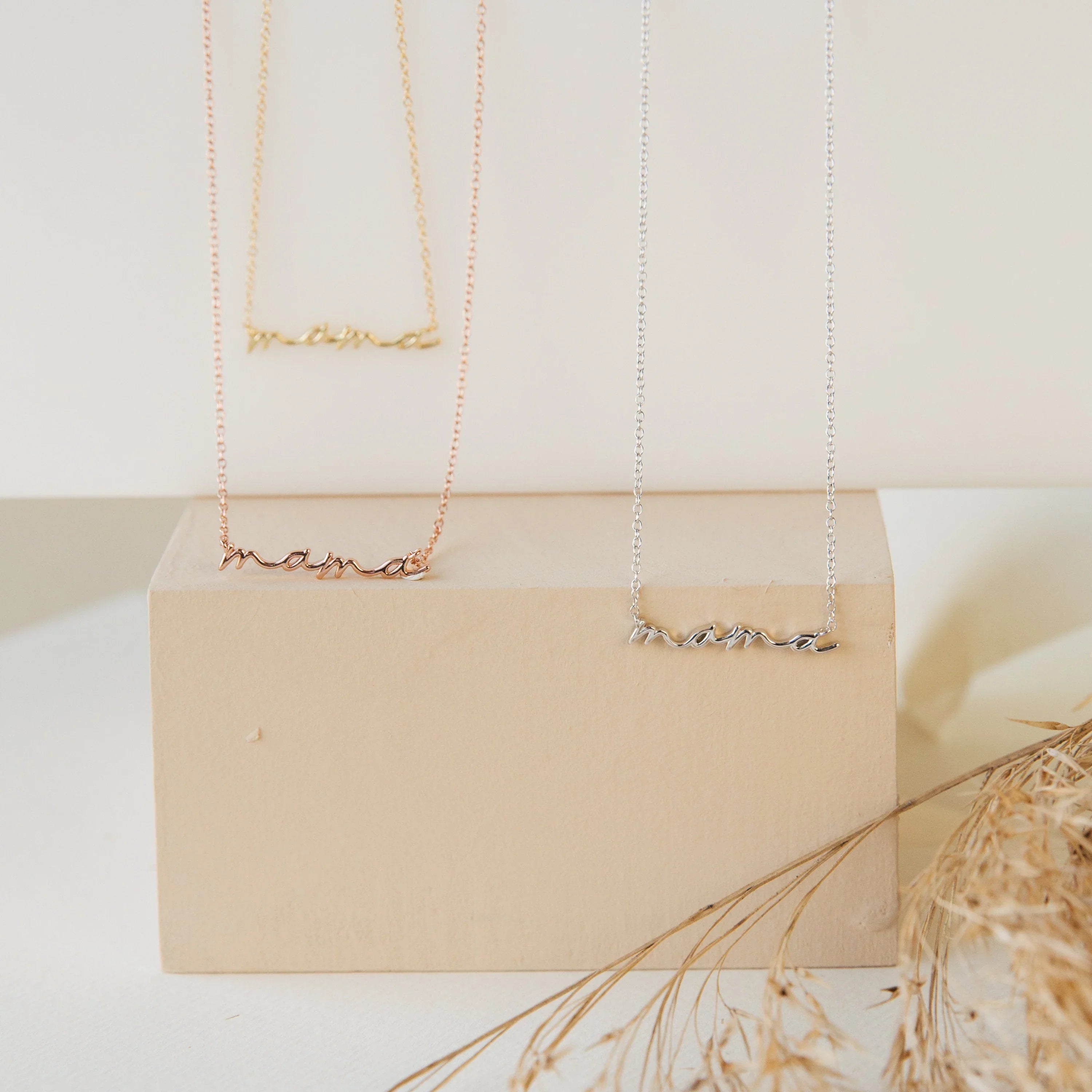 Mama Necklace